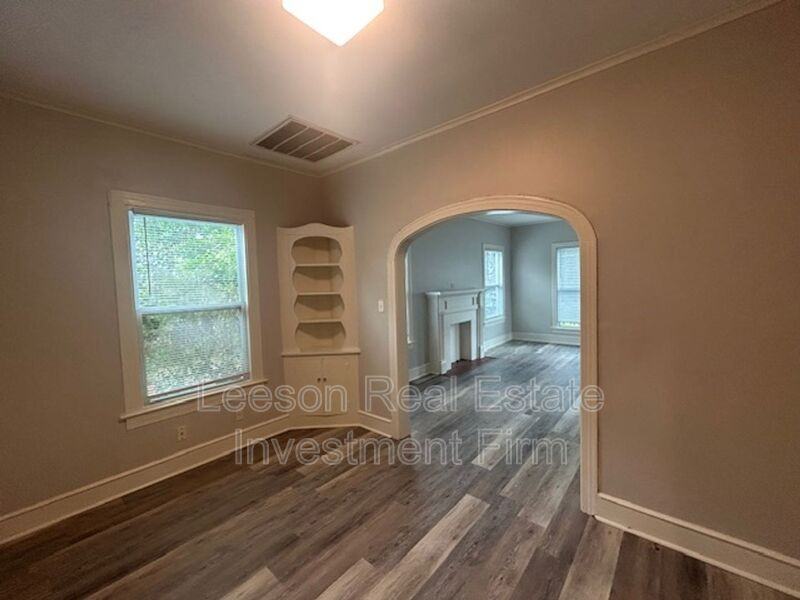 3802 Baltimore Ave - Photo 3 of 11