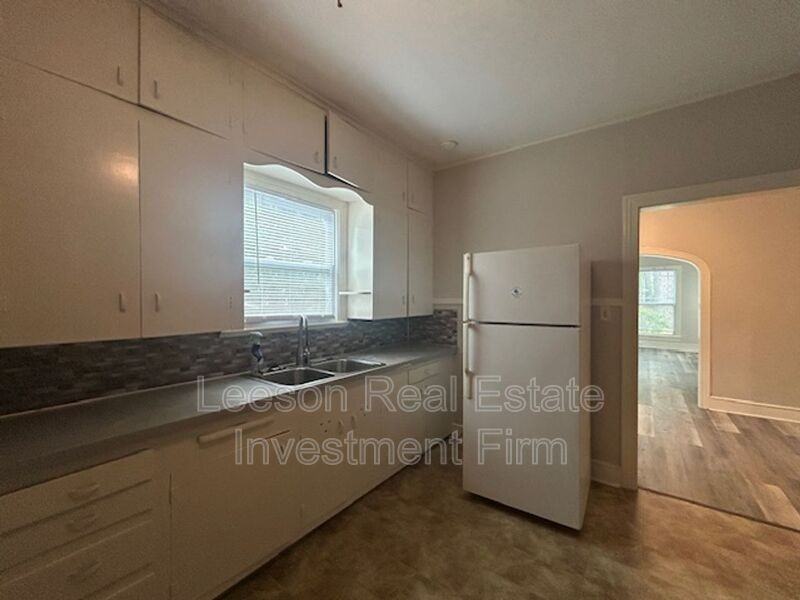 3802 Baltimore Ave - Photo 7 of 11