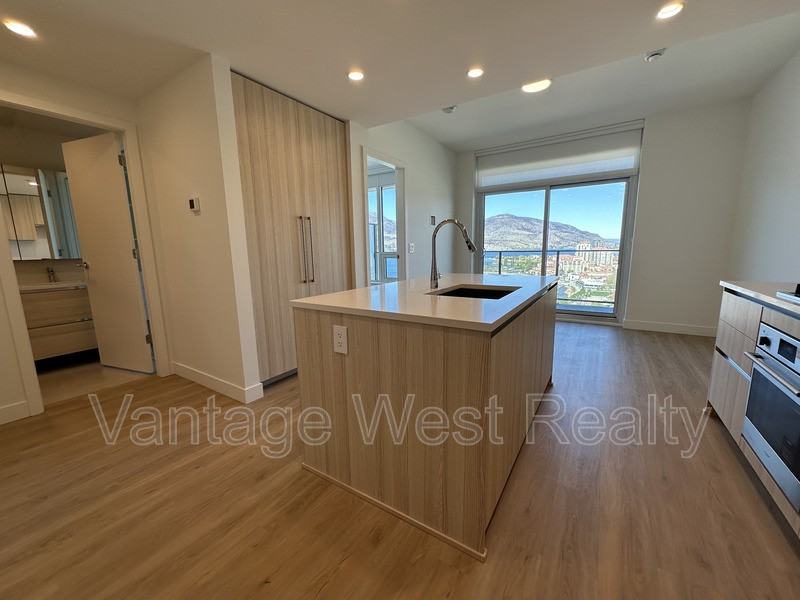 1901 Water St - Photo 2 of 15