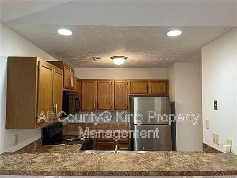 1866 Tryon Dr #8 - Photo 3 of 17