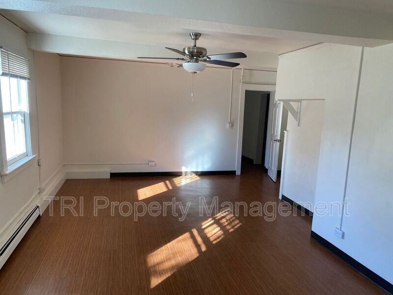 2200 9th St Bsmt #Bsmt - Photo 7 of 9