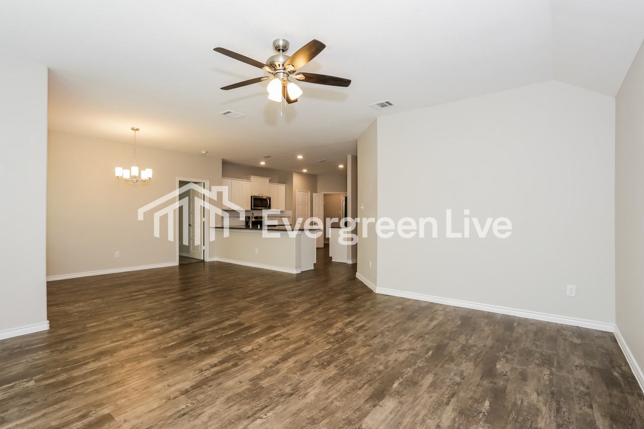 216 Garden Grove Dr - Photo 2 of 15