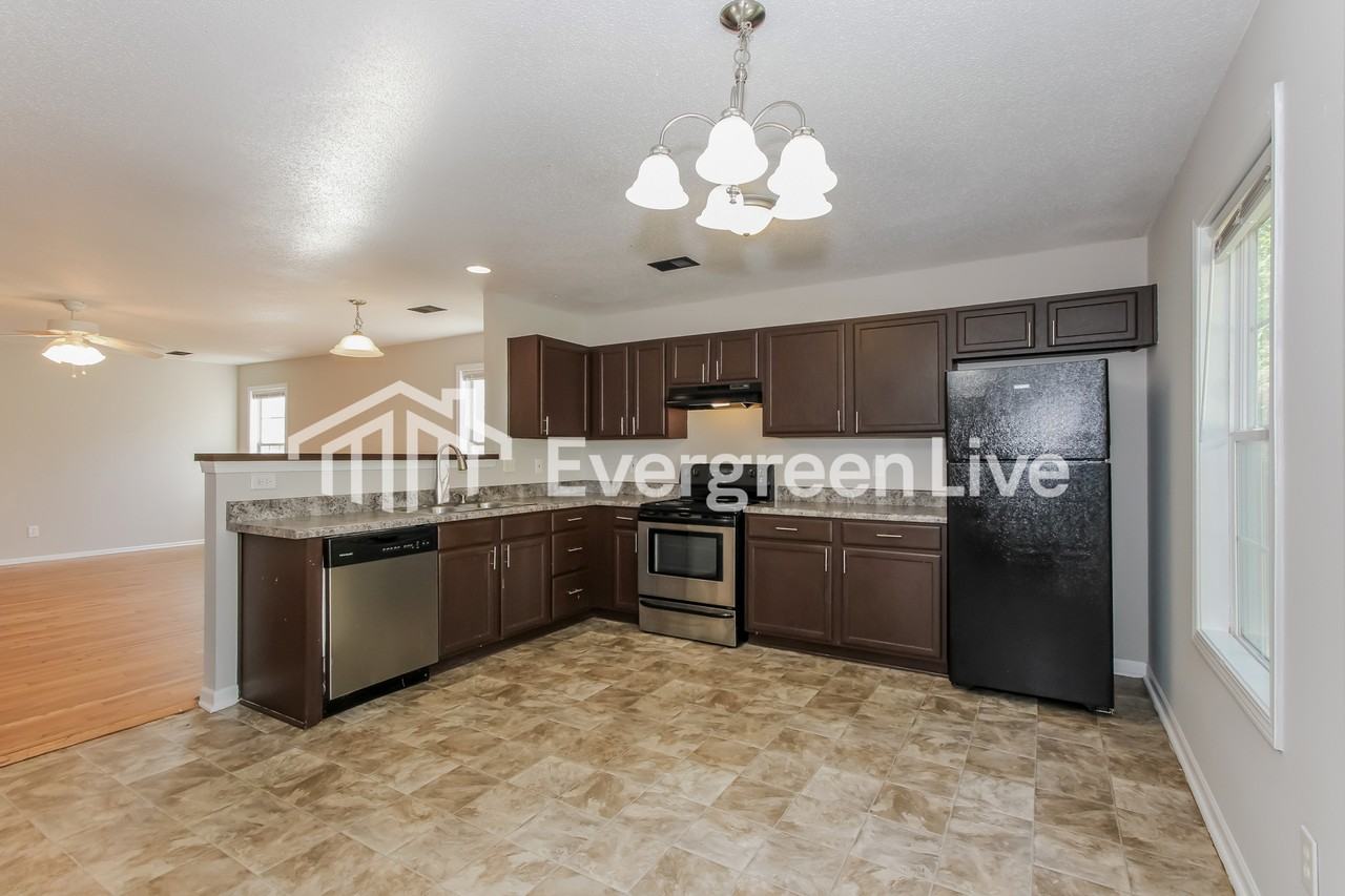 104 Autumn Woods Dr - Photo 5 of 15