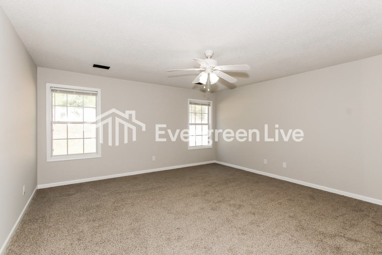 104 Autumn Woods Dr - Photo 7 of 15