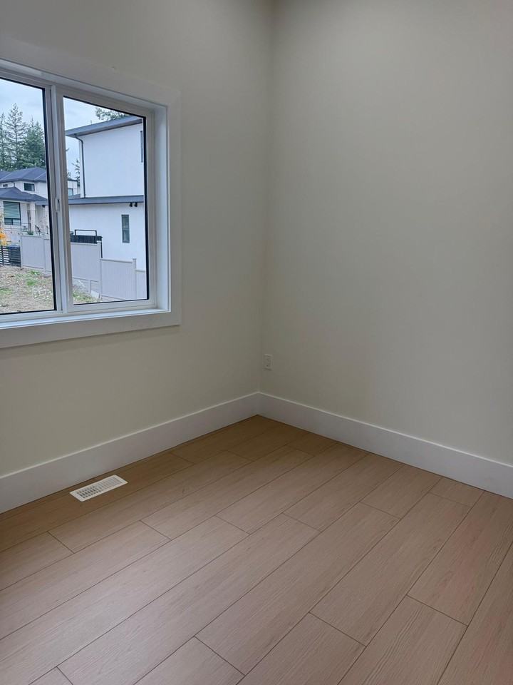 13661 59A Avenue - Photo 2 of 5