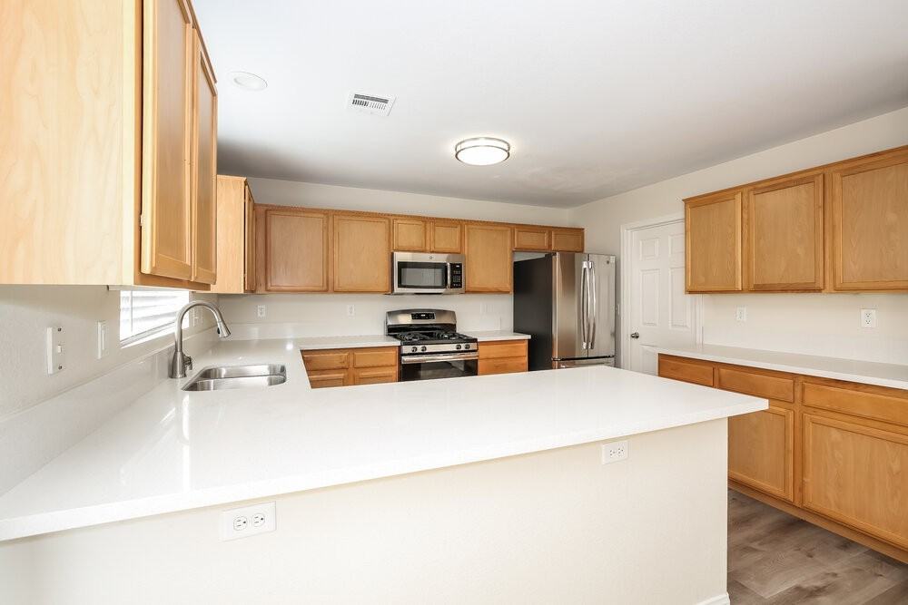 4137 Catalan Sails Ave - Photo 7 of 17