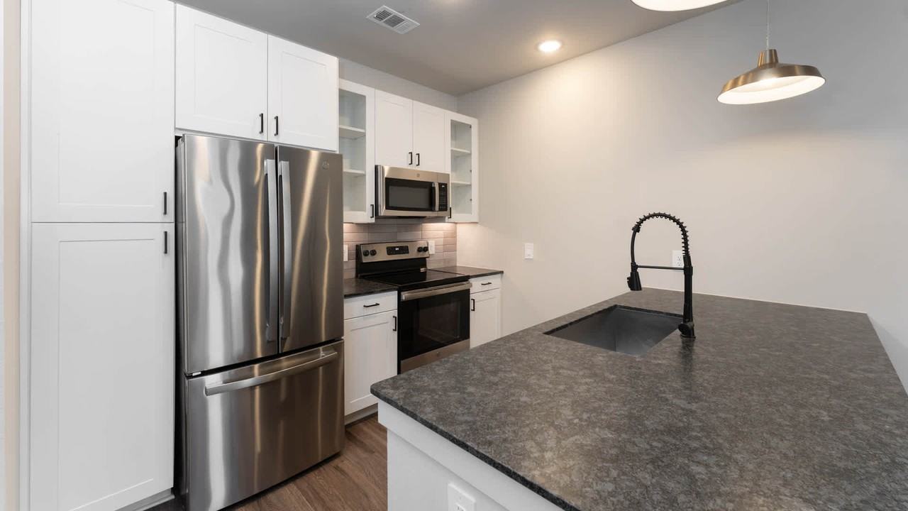 Trailwinds Grapevine - Photo 4 of 50