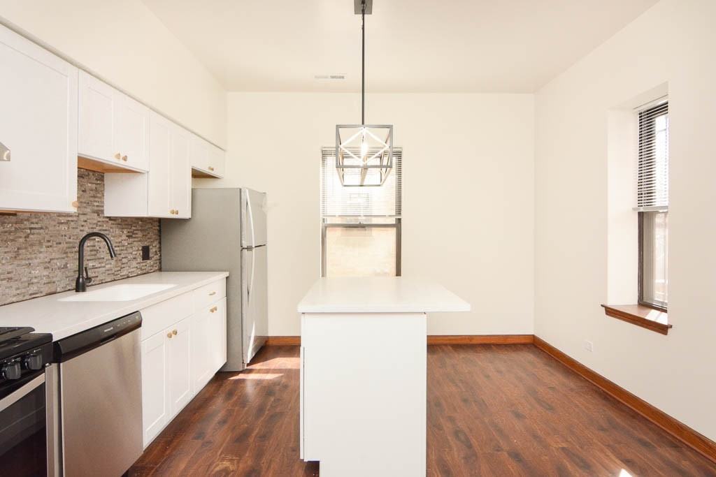 4336 N Sheridan Rd #2S - Photo 2 of 21