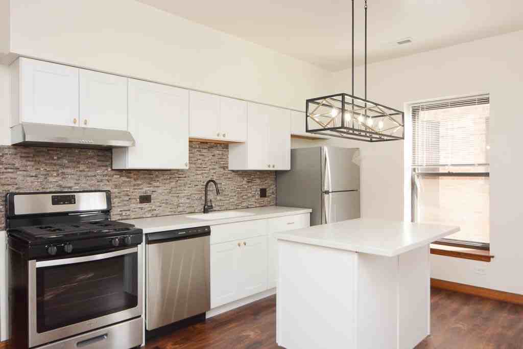 4336 N Sheridan Rd #2S - Photo 3 of 21