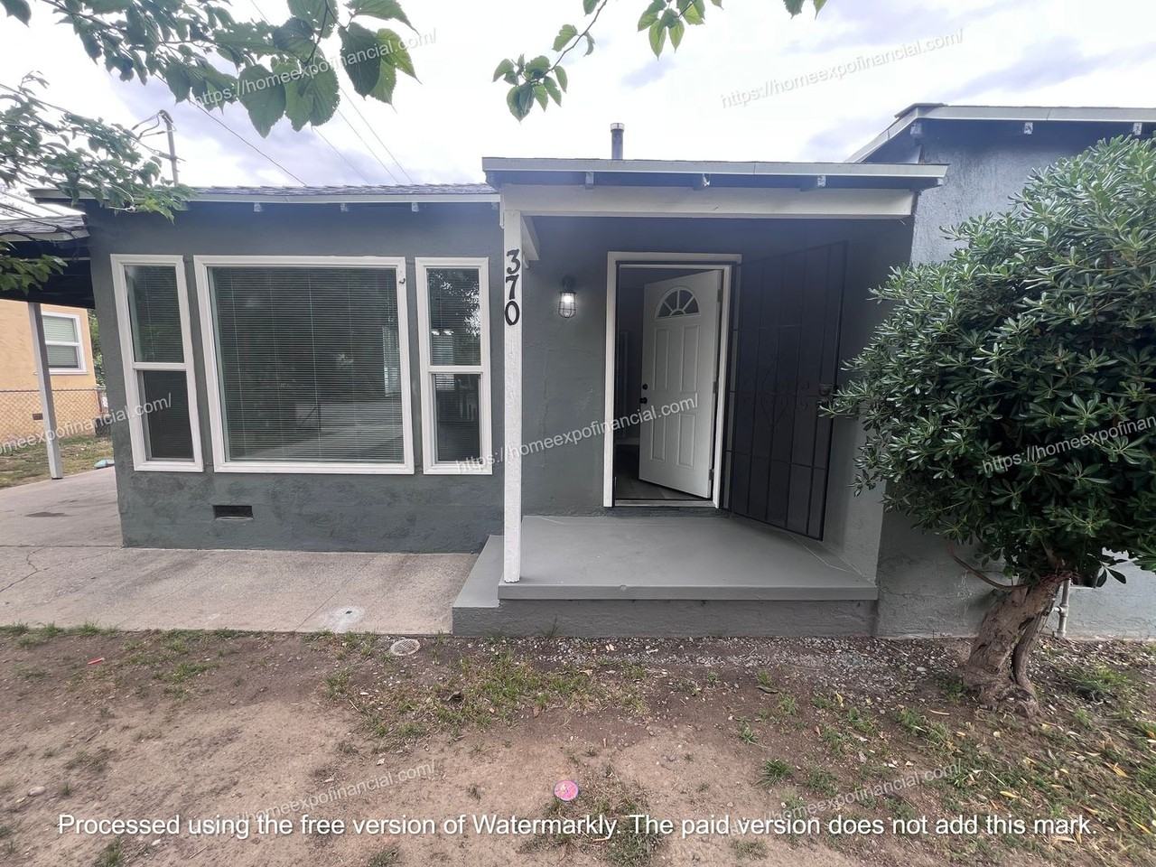 370 W 44th St - Photo 6 of 43