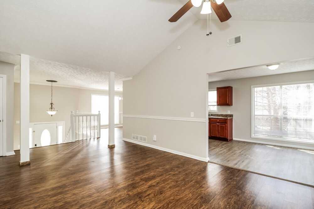 2526 Riverwood Spg - Photo 4 of 17