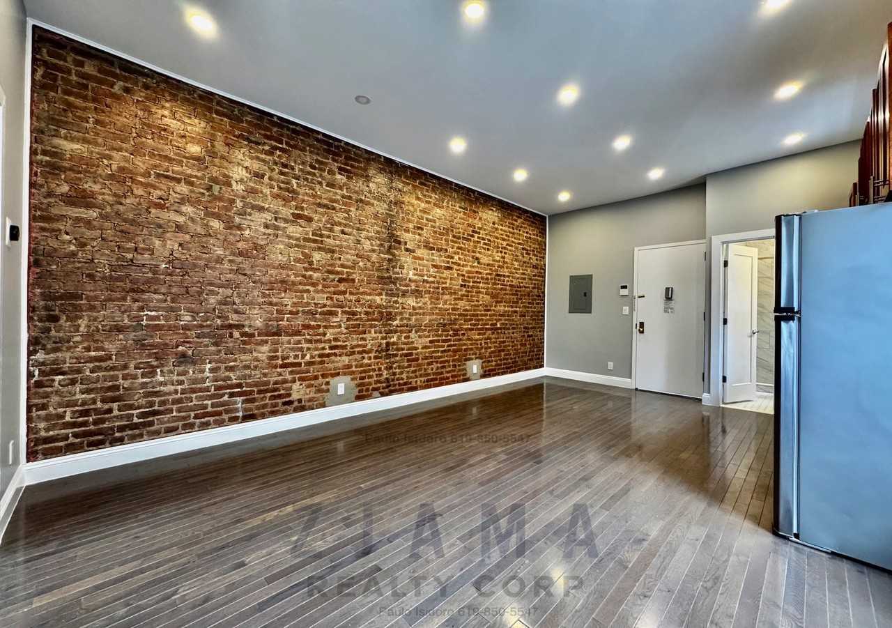 413 Bay Ridge Ave #3R - Photo 3 of 7