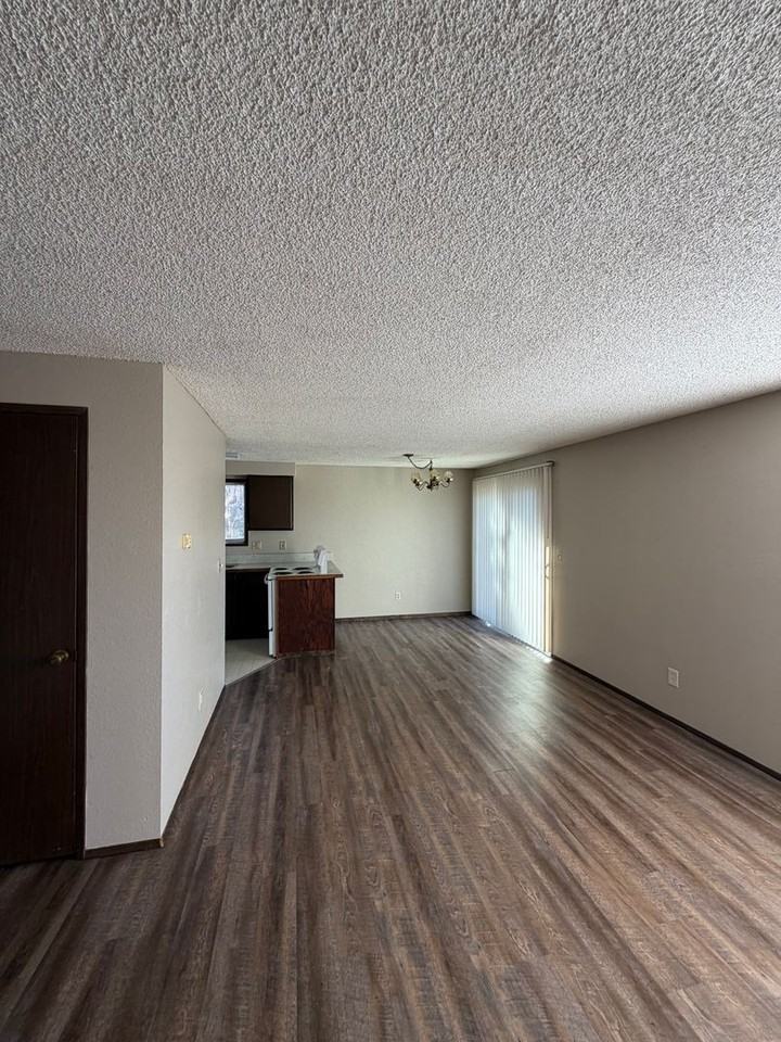 1847 Dawn Ct - Photo 3 of 9
