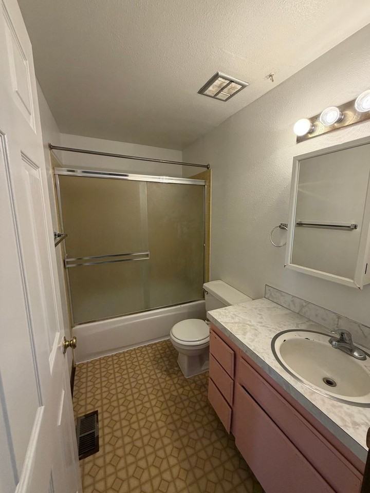 1847 Dawn Ct - Photo 5 of 9