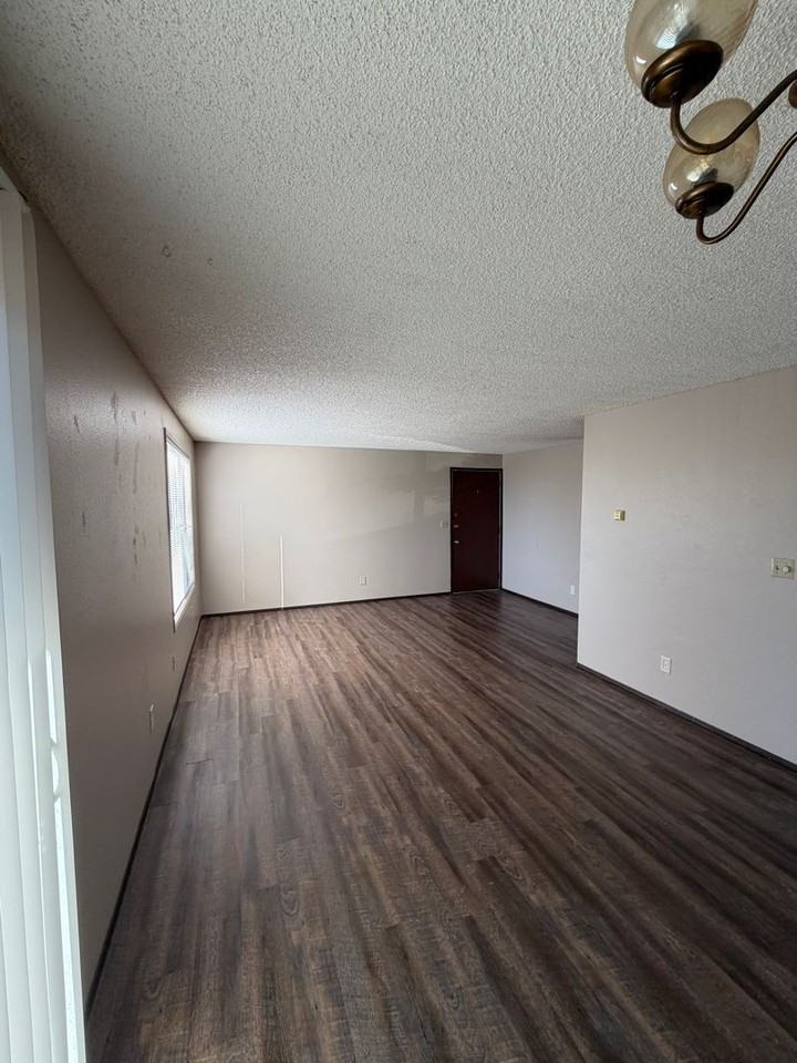 1847 Dawn Ct - Photo 6 of 9