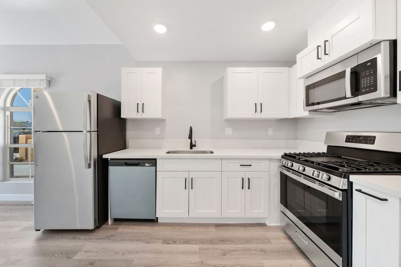 15447 Pomona Rincon Rd, - Photo 4 of 50