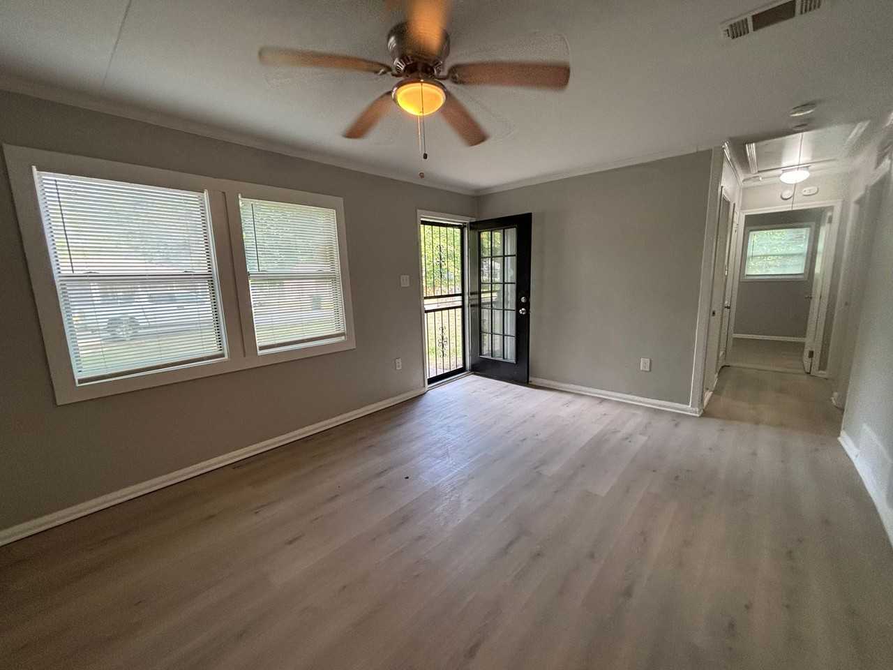 901 Restbrook Ave - Photo 6 of 26