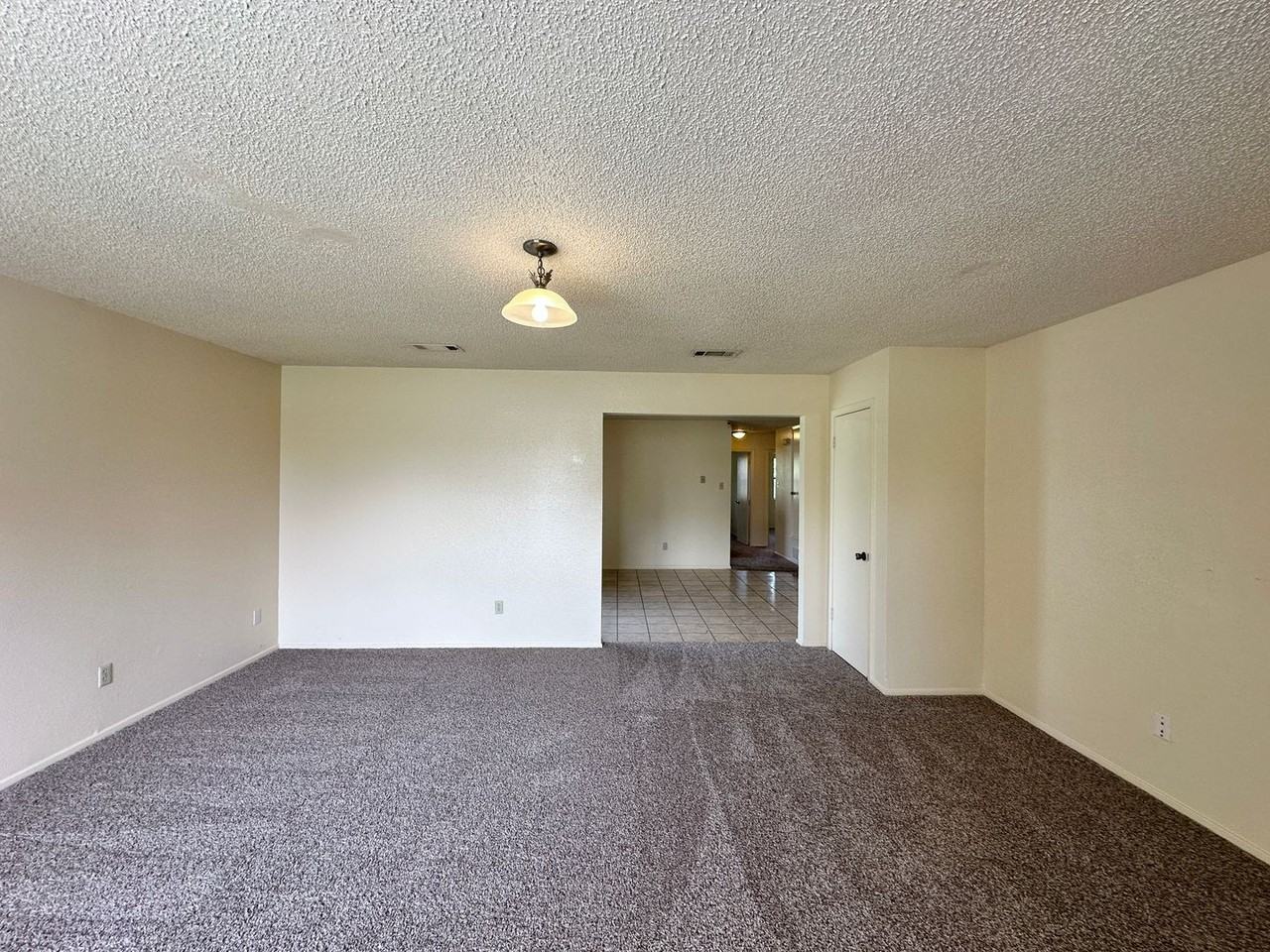 2706 Boyd Ave - Photo 3 of 27