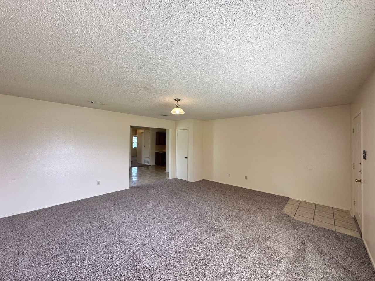 2706 Boyd Ave - Photo 4 of 27
