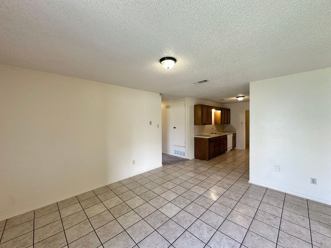 2706 Boyd Ave - Photo 6 of 27