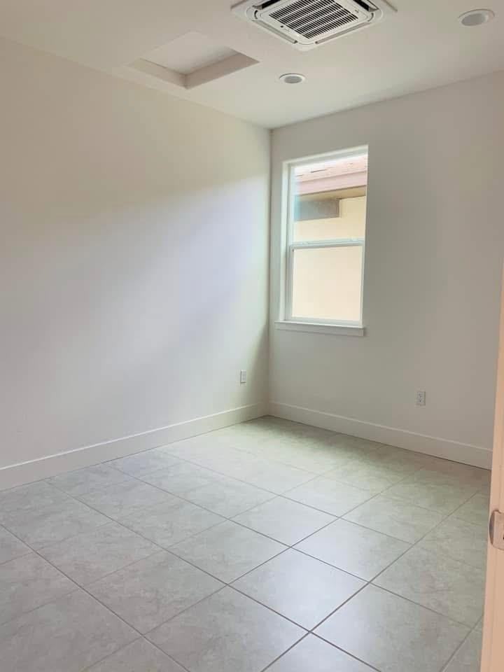 206 East Natasha Avenue - Photo 3 of 5