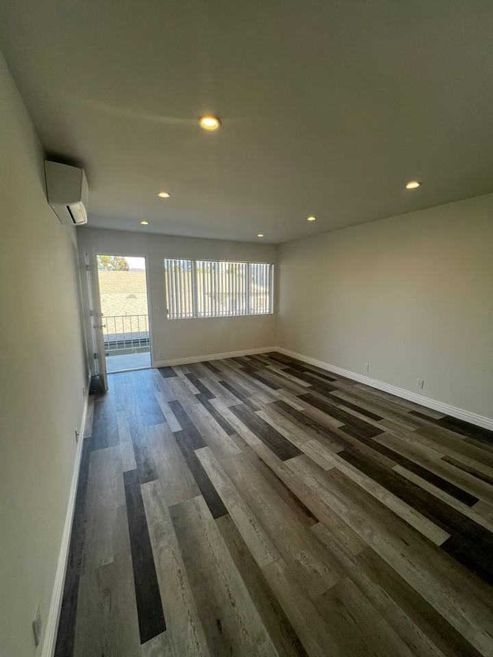 14th St. - Photo 2 of 16
