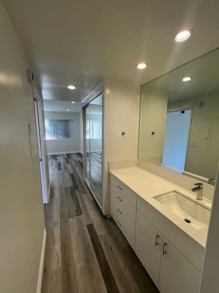 14th St. - Photo 3 of 16