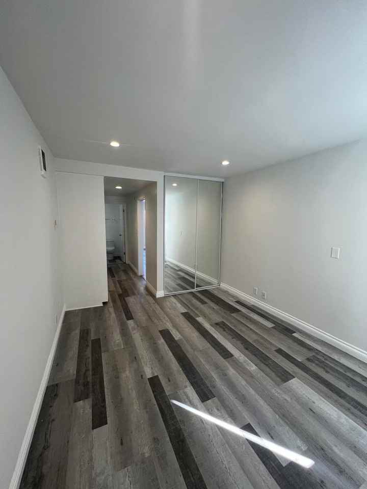 14th St. - Photo 5 of 16