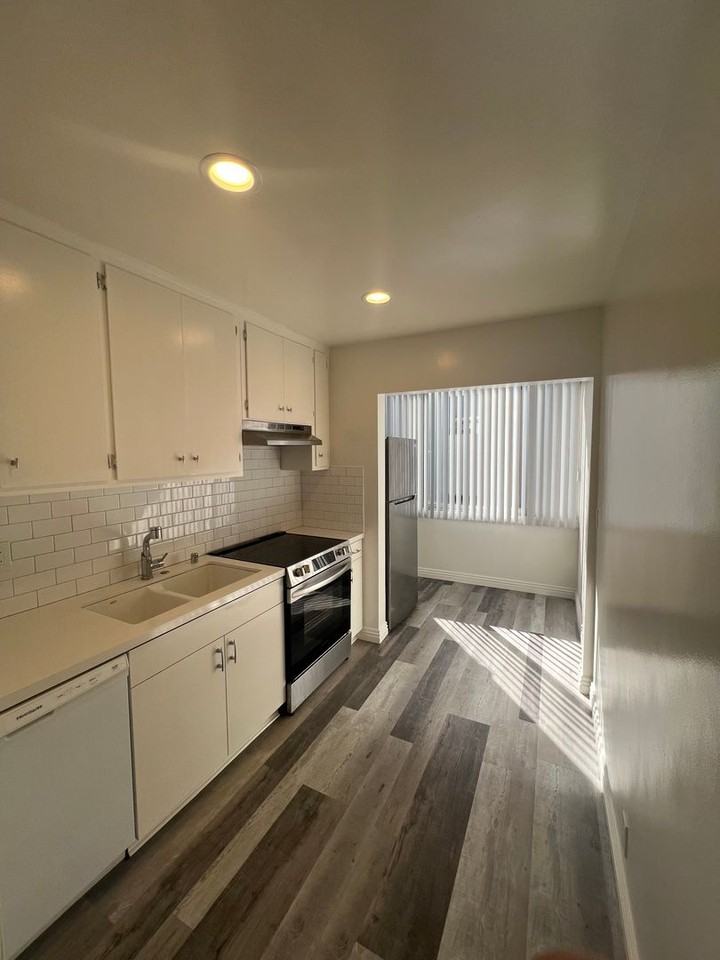 14th St. - Photo 7 of 16