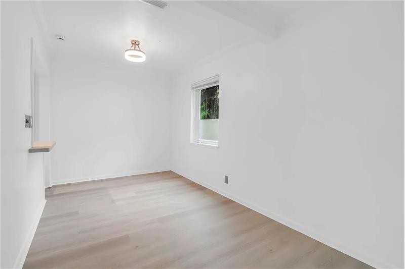 1309 Nw 1st Ave - Photo 4 of 16