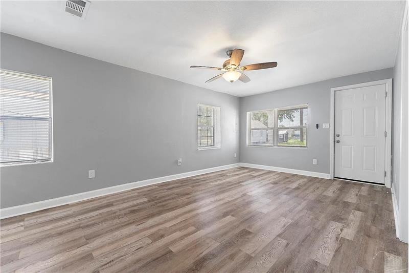 312 E Brainerd St - Photo 2 of 19