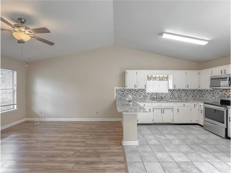 1555 Spruce Wood Trl - Photo 3 of 29
