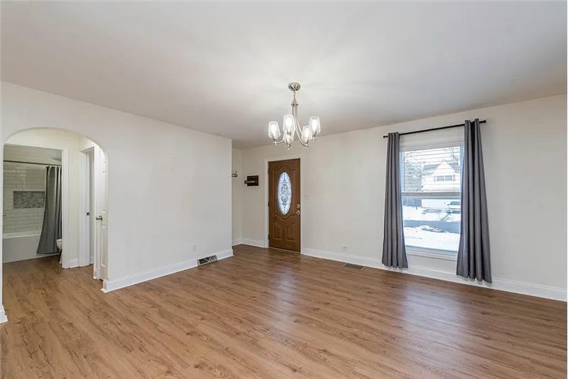 1902 Ash St - Photo 2 of 16