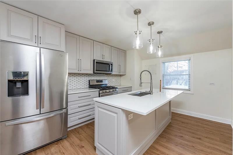 1902 Ash St - Photo 5 of 16