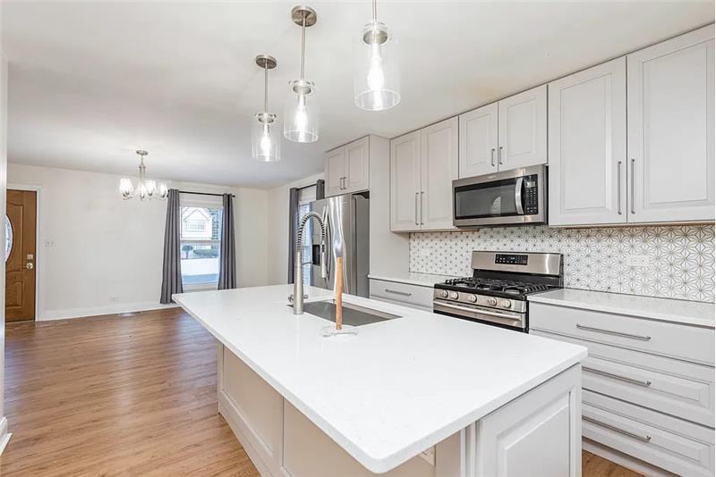 1902 Ash St - Photo 7 of 16