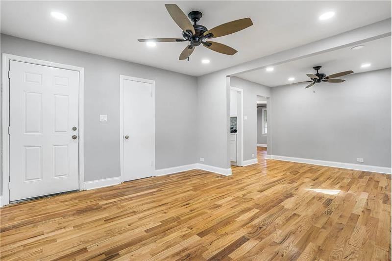 6411 S Leclaire Ave - Photo 4 of 18