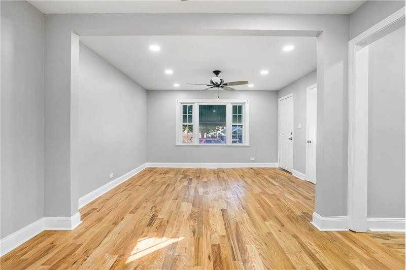 6411 S Leclaire Ave - Photo 5 of 18