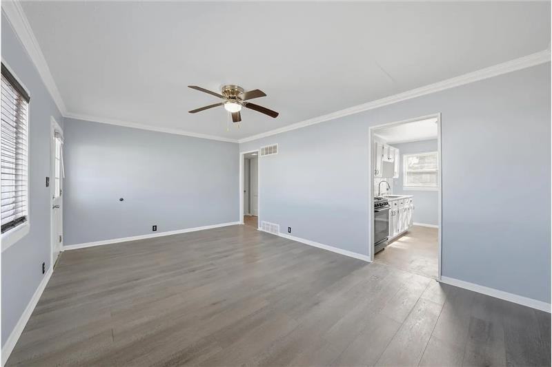 722 W Park Ave - Photo 2 of 18