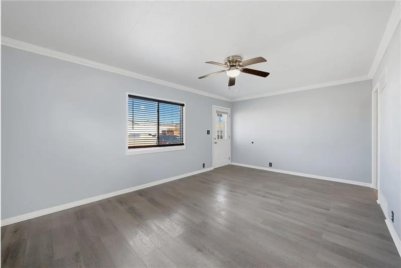 722 W Park Ave - Photo 5 of 18