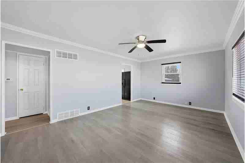 722 W Park Ave - Photo 6 of 18