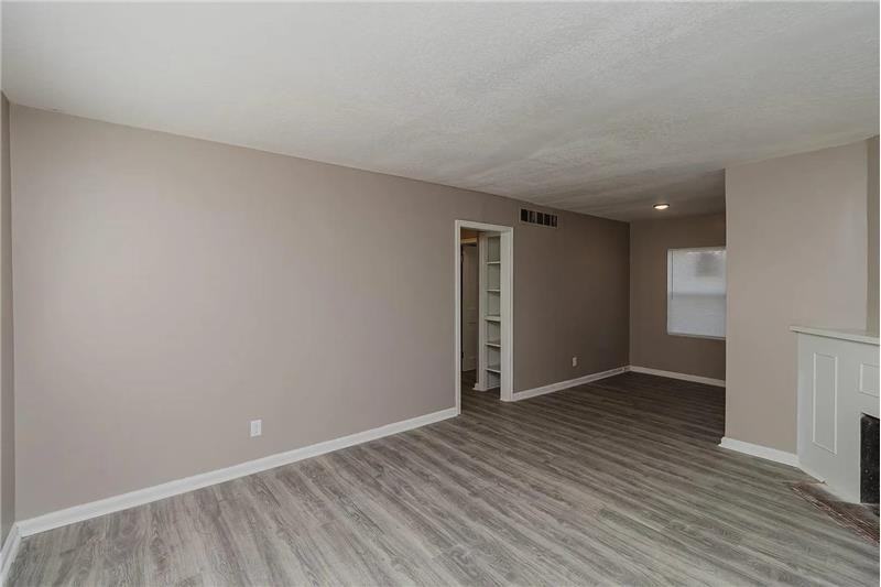 919 N Piatt Ave - Photo 2 of 19