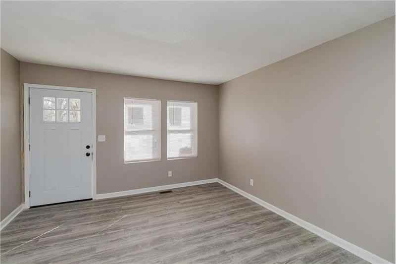 919 N Piatt Ave - Photo 4 of 19