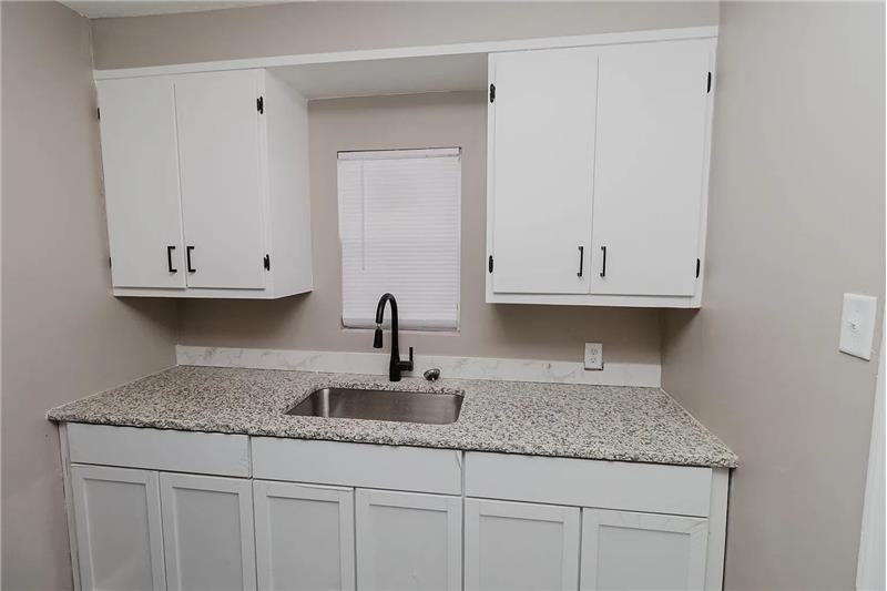 919 N Piatt Ave - Photo 6 of 19