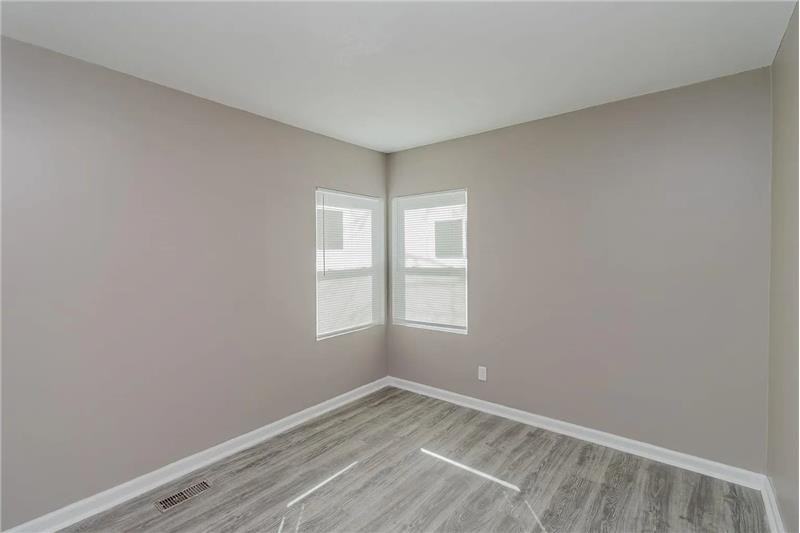 919 N Piatt Ave - Photo 7 of 19