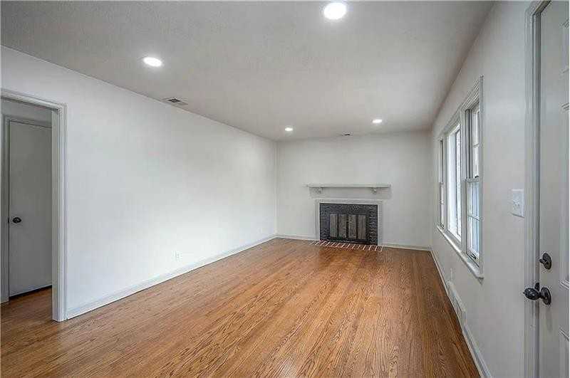 7405 Glenwood Ln - Photo 5 of 18