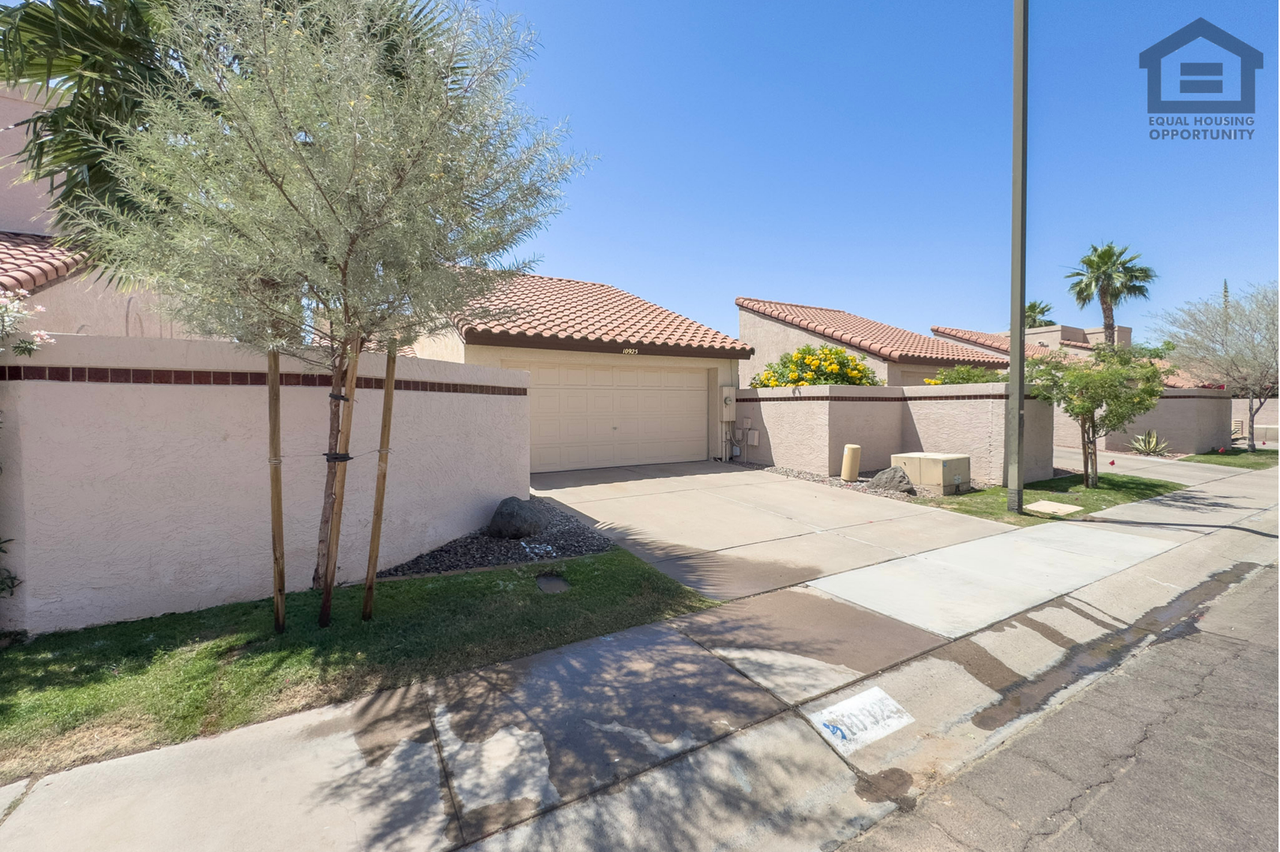 10925 E Hope Dr - Photo 5 of 30