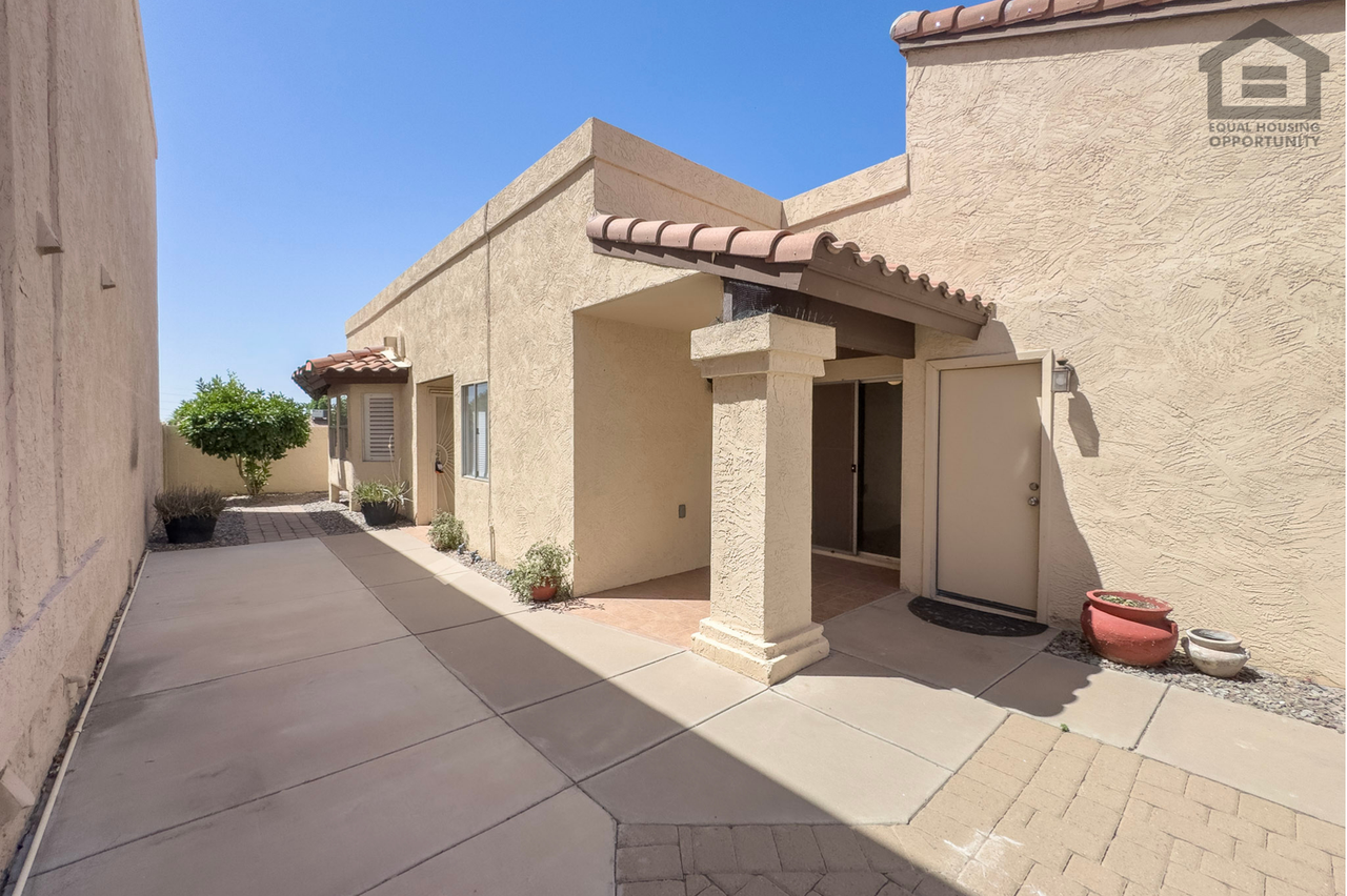 10925 E Hope Dr - Photo 7 of 30