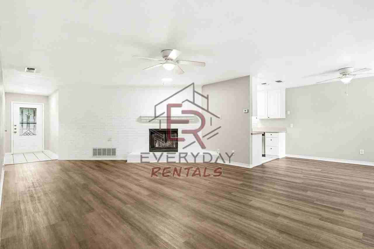 1310 Goodhue Dr - Photo 3 of 16