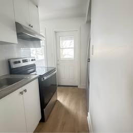 8 Peel St #6 - Photo 4 of 6