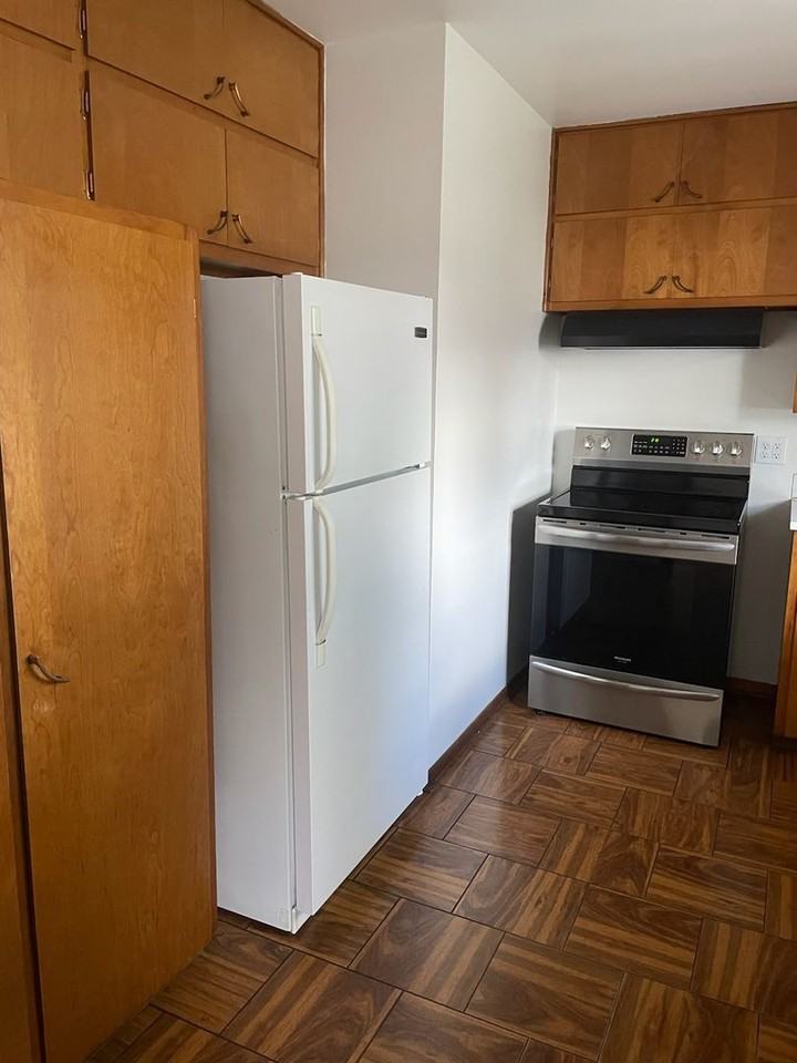 1004 1004 - 1006 N. Sumac Drive - Photo 6 of 13